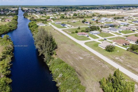 Купить земельный участок в Кейп-Корал, Флорида № 55671 - фото 4
