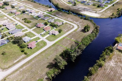 Terrain à vendre à Cape Coral, Floride № 55671 - photo 3