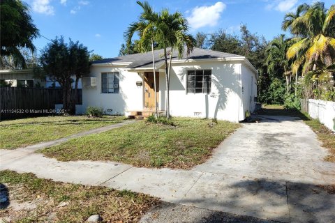 Casa en venta en North Miami, Florida, 2 dormitorios, 89.19 m2 № 1374 - foto 5