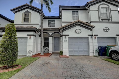 Touwnhouse à vendre à Doral, Floride: 3 chambres, 141.21 m2 № 1310165 - photo 1