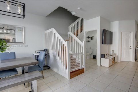 Touwnhouse à vendre à Doral, Floride: 3 chambres, 141.21 m2 № 1310165 - photo 11