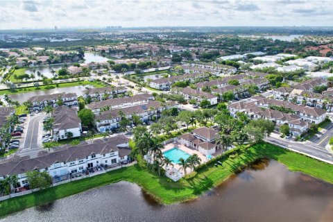 Touwnhouse à vendre à Doral, Floride: 3 chambres, 141.21 m2 № 1310165 - photo 25