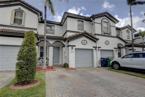 Townhouse in Doral, Florida 3 bedrooms, 141.21 sq.m. № 1310165 - photo 26