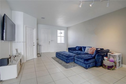 Touwnhouse à vendre à Doral, Floride: 3 chambres, 141.21 m2 № 1310165 - photo 5