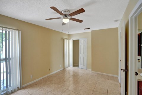 Townhouse in North Lauderdale, Florida 3 bedrooms, 126.35 sq.m. № 1081410 - photo 14