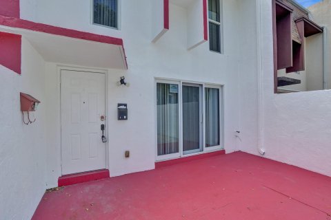 Touwnhouse à vendre à North Lauderdale, Floride: 3 chambres, 126.35 m2 № 1081410 - photo 2