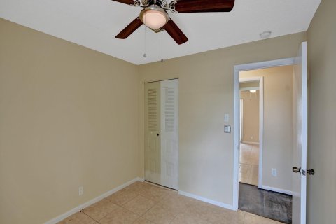 Townhouse in North Lauderdale, Florida 3 bedrooms, 126.35 sq.m. № 1081410 - photo 19