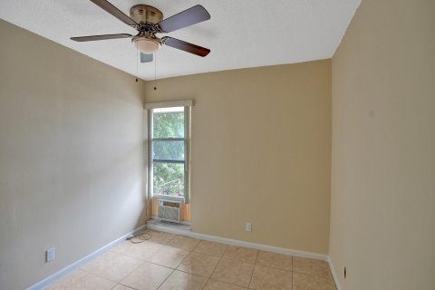 Townhouse in North Lauderdale, Florida 3 bedrooms, 126.35 sq.m. № 1081410 - photo 21