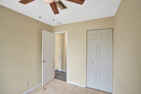 Townhouse in North Lauderdale, Florida 3 bedrooms, 126.35 sq.m. № 1081410 - photo 24