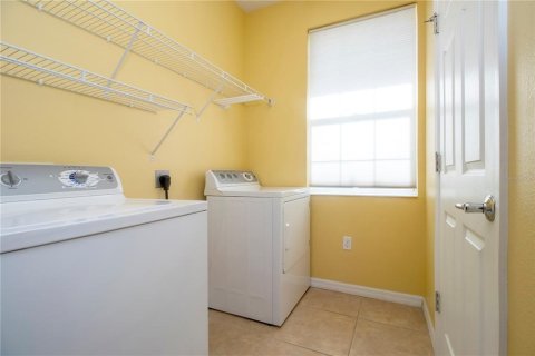 Townhouse in Sarasota, Florida 3 bedrooms, 154.31 sq.m. № 1391072 - photo 21