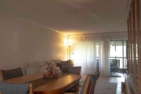 Condo in Orlando, Florida, 2 bedrooms  № 1382652 - photo 9