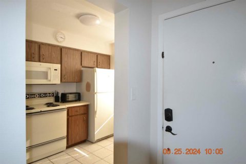 Condo in Orlando, Florida, 2 bedrooms  № 1382652 - photo 15