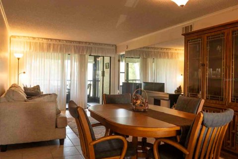 Condo in Orlando, Florida, 2 bedrooms  № 1382652 - photo 12