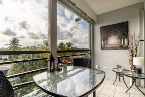 Condo in Oakland Park, Florida, 2 bedrooms  № 959566 - photo 16