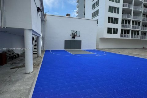 Condo in Miami Beach, Florida, 1 bedroom  № 1375433 - photo 22