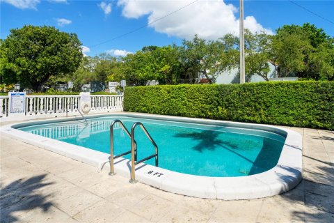 Condo in Miami, Florida, 1 bedroom  № 1365359 - photo 19