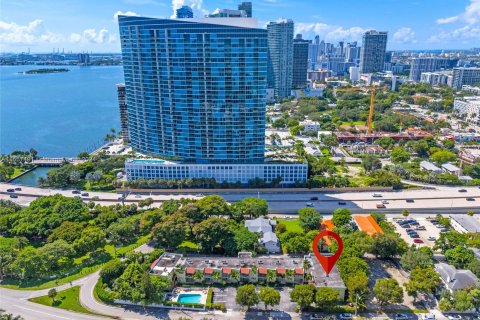 Condo in Miami, Florida, 1 bedroom  № 1365359 - photo 29