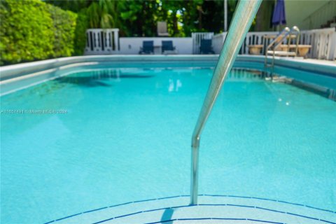 Condo in Miami, Florida, 1 bedroom  № 1365359 - photo 20