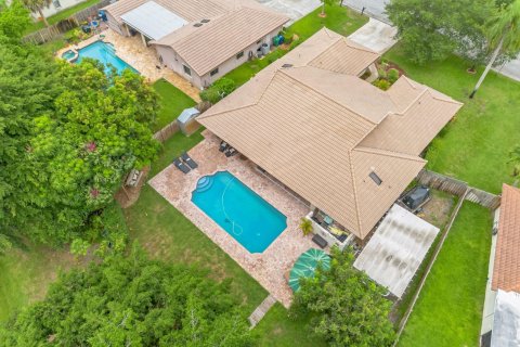 Casa en venta en Coral Springs, Florida, 4 dormitorios, 239.22 m2 № 1231532 - foto 28