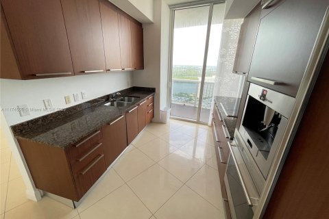 Condominio en venta en Sunny Isles Beach, Florida, 2 dormitorios, 133.31 m2 № 832571 - foto 8