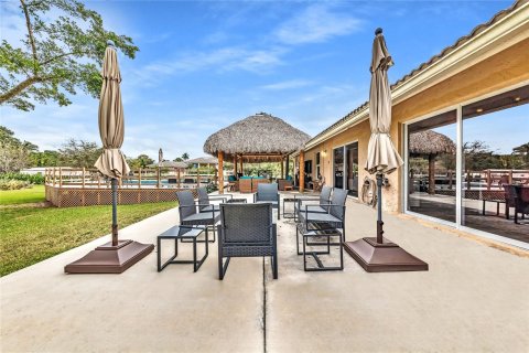 Villa ou maison à vendre à Cooper City, Floride: 5 chambres, 218.69 m2 № 832606 - photo 6