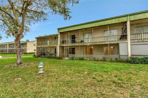 Condo in Coral Springs, Florida, 2 bedrooms  № 1380183 - photo 24