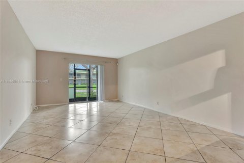 Copropriété à vendre à Coral Springs, Floride: 2 chambres, 100.8 m2 № 1380183 - photo 5