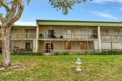 Condo in Coral Springs, Florida, 2 bedrooms  № 1380183 - photo 2