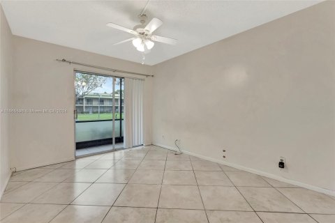 Condo in Coral Springs, Florida, 2 bedrooms  № 1380183 - photo 11