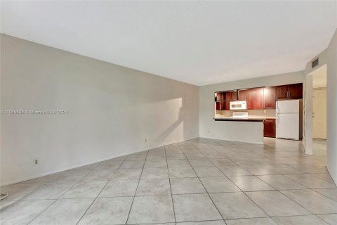 Copropriété à vendre à Coral Springs, Floride: 2 chambres, 100.8 m2 № 1380183 - photo 8