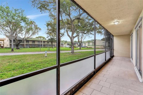 Copropriété à vendre à Coral Springs, Floride: 2 chambres, 100.8 m2 № 1380183 - photo 10