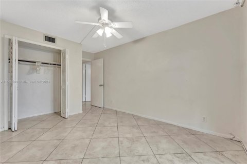 Copropriété à vendre à Coral Springs, Floride: 2 chambres, 100.8 m2 № 1380183 - photo 15