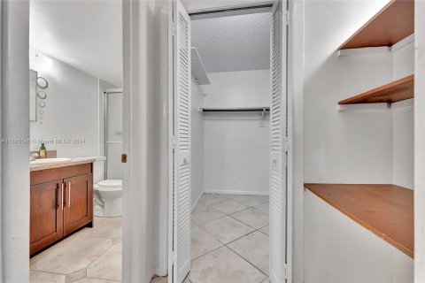 Copropriété à vendre à Coral Springs, Floride: 2 chambres, 100.8 m2 № 1380183 - photo 18