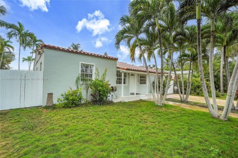 Villa ou maison à vendre à Miami, Floride: 4 chambres, 137.87 m2 № 1380200 - photo 4