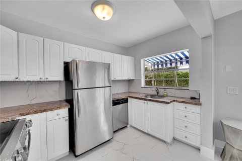 Casa en venta en Miami, Florida, 4 dormitorios, 137.87 m2 № 1380200 - foto 19