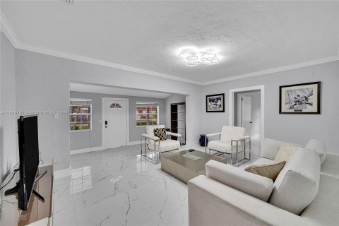 Casa en venta en Miami, Florida, 4 dormitorios, 137.87 m2 № 1380200 - foto 11