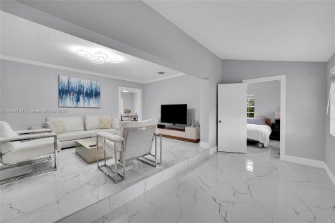 Villa ou maison à vendre à Miami, Floride: 4 chambres, 137.87 m2 № 1380200 - photo 8