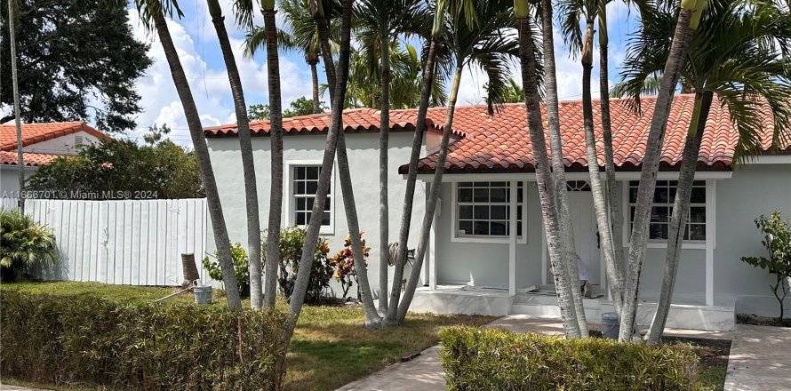 Villa ou maison à Miami, Floride 4 chambres, 137.87 m2 № 1380200