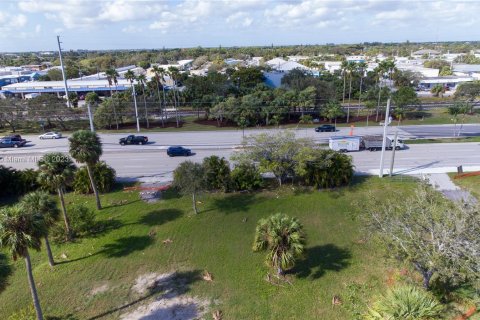 Commercial property in Jupiter, Florida № 851452 - photo 16
