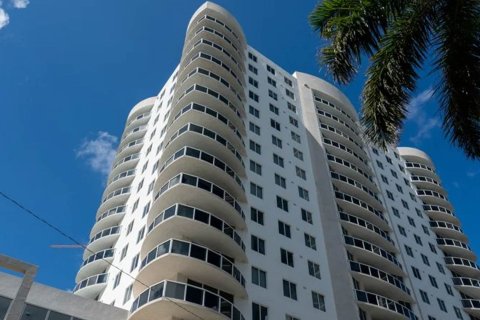 Купить квартиру в Майами, Флорида 1 спальня, 62м2, № 102584 - фото 2