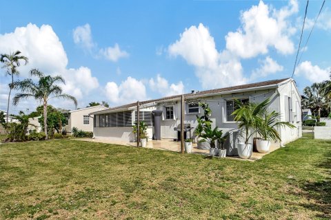 Villa ou maison à vendre à West Palm Beach, Floride: 2 chambres, 77.57 m2 № 1104313 - photo 6