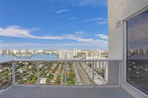 Condo in Sunny Isles Beach, Florida, 3 bedrooms  № 1326066 - photo 30