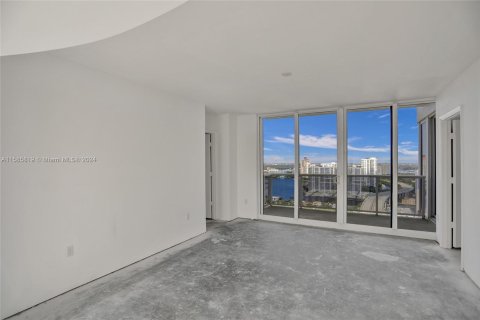 Condo in Sunny Isles Beach, Florida, 3 bedrooms  № 1326066 - photo 11