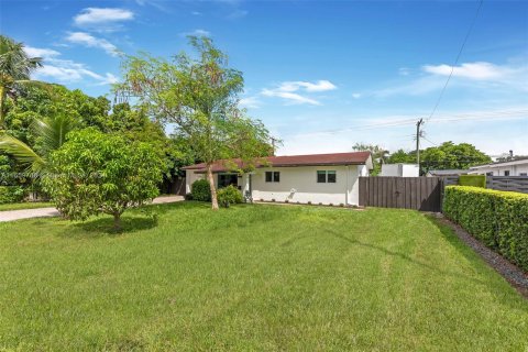 Villa ou maison à vendre à Pembroke Pines, Floride: 4 chambres, 132.66 m2 № 1364908 - photo 1