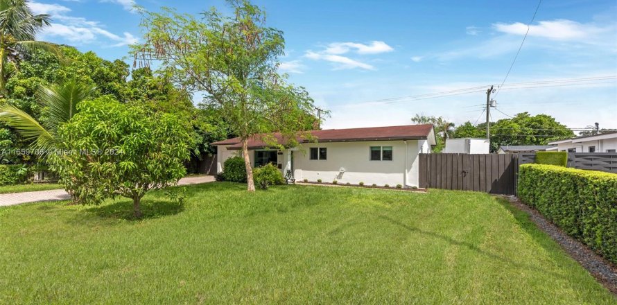 Villa ou maison à Pembroke Pines, Floride 4 chambres, 132.66 m2 № 1364908