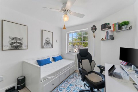 Adosado en venta en Miami, Florida, 3 dormitorios, 129.32 m2 № 1147270 - foto 23