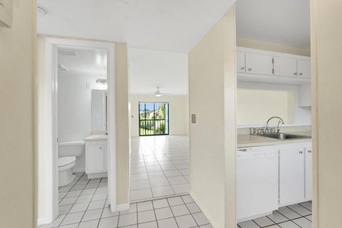 Condominio en venta en Lake Worth, Florida, 2 dormitorios, 80.64 m2 № 1101234 - foto 13