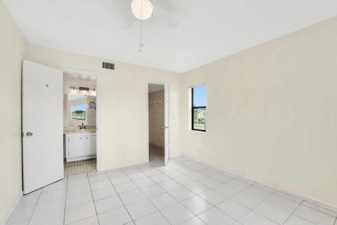 Condominio en venta en Lake Worth, Florida, 2 dormitorios, 80.64 m2 № 1101234 - foto 9