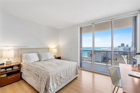 Condo in Miami Beach, Florida, 2 bedrooms  № 1327950 - photo 26