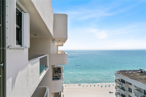 Condo in Miami Beach, Florida, 2 bedrooms  № 1327950 - photo 8